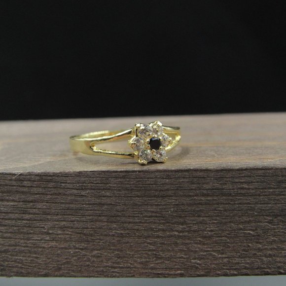 Size 6.25 14K Gold Floral Cubic Zirconia Gem Ring - Picture 3 of 8